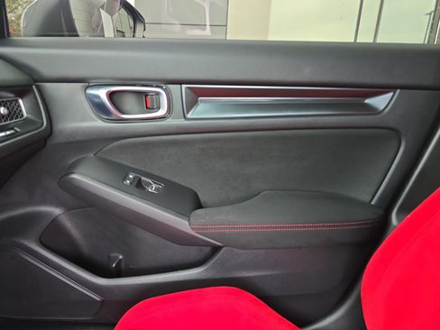 Used 2025 Honda Civic Type R image 24