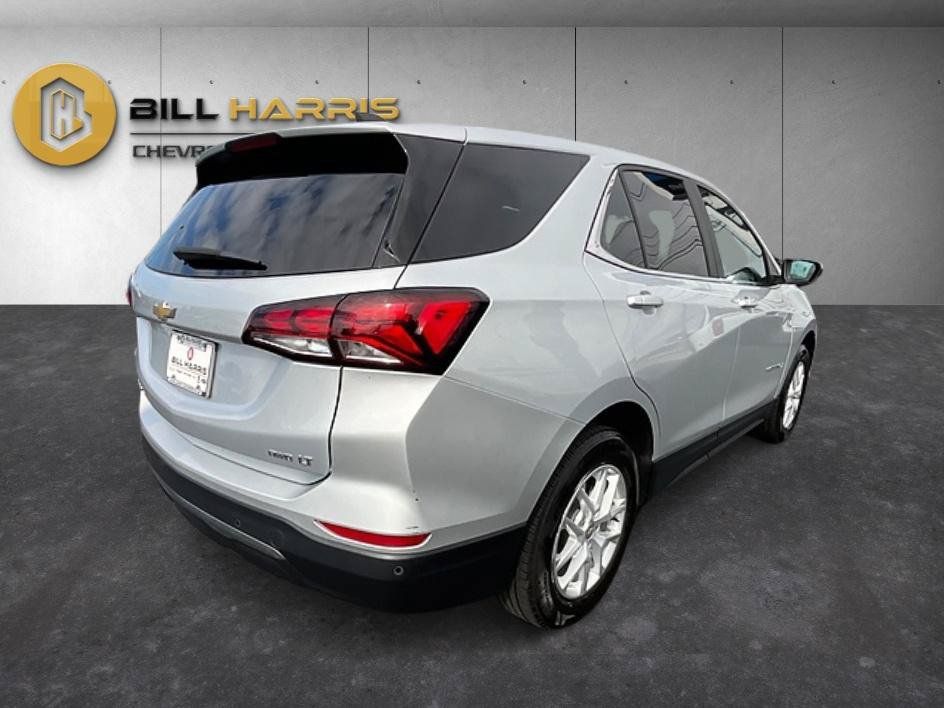 Used 2022 Chevrolet Equinox LT AWD/4WD image 2