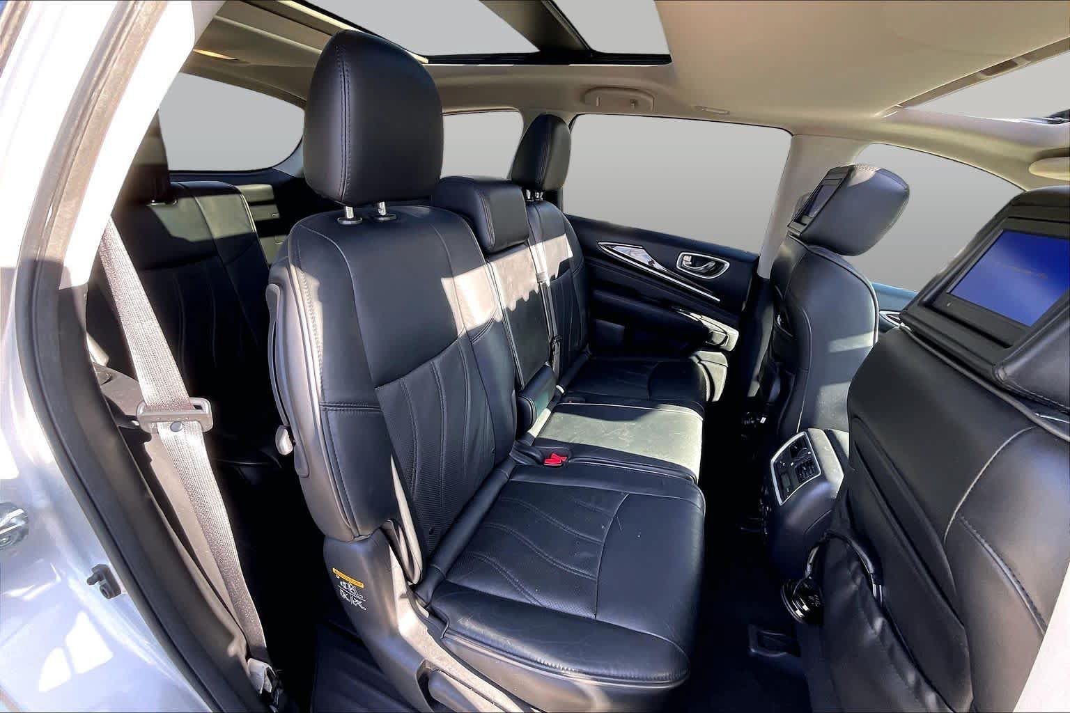 Used 2013 INFINITI JX35 AWD w/ Premium Pkg image 19
