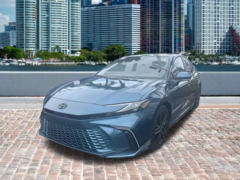 Used 2025 Toyota Camry XSE FWD image 1