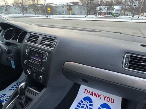 Used 2017 Volkswagen Jetta S image 36