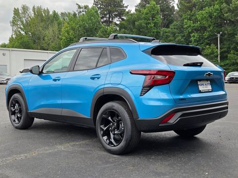 New 2026 Chevrolet Trax LT w/ Sunroof Package FWD image 4