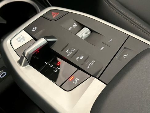 Used 2025 BMW X1 xDrive28i w/ Premium Package image 21