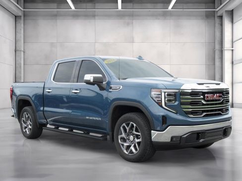 Used 2024 GMC Sierra 1500 SLT w/ X31 Off-Road Package AWD/4WD image 1