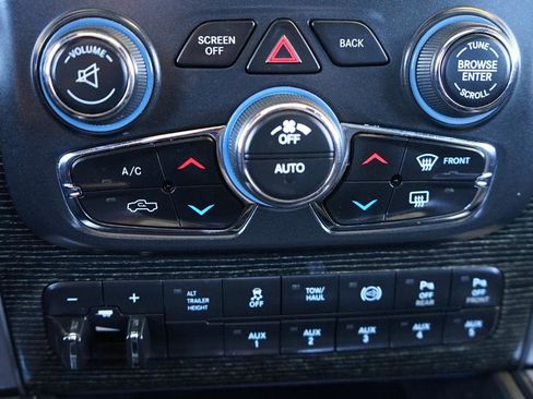 Used 2017 RAM 3500 Laramie Longhorn image 17