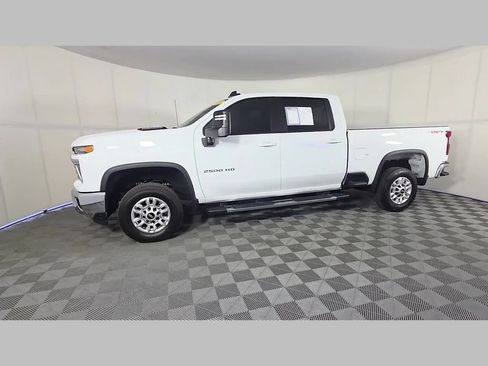 Used 2025 Chevrolet Silverado 2500 LT w/ Convenience Package AWD/4WD image 47