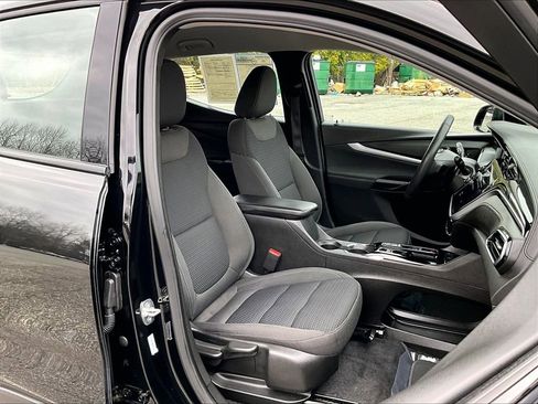 Certified 2023 Chevrolet Bolt EUV LT w/ Driver Confidence Package image 15