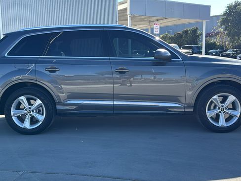 Used 2025 Audi Q7 3.0T Premium w/ Convenience Package image 8
