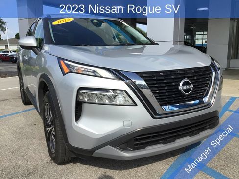 Used 2023 Nissan Rogue SV FWD image 3