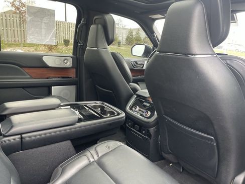 Used 2019 Lincoln Navigator L Reserve image 40