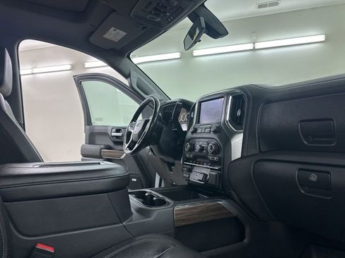 Used 2020 Chevrolet Silverado 1500 LT Trail Boss image 17