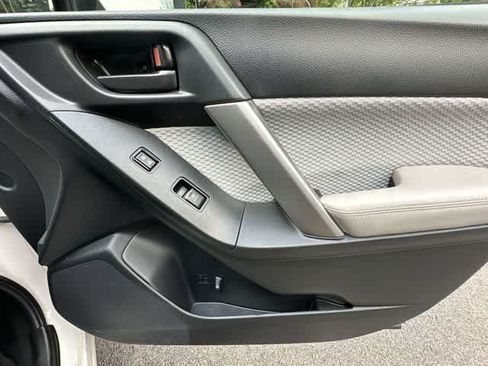 Used 2018 Subaru Forester 2.5i Premium AWD/4WD image 19