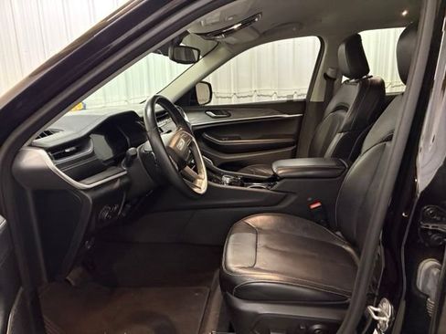 Used 2021 Jeep Grand Cherokee L Limited AWD/4WD image 32
