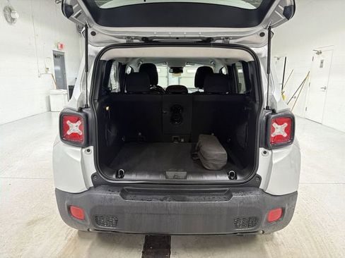 Used 2018 Jeep Renegade Altitude w/ Popular Equipment Group image 15