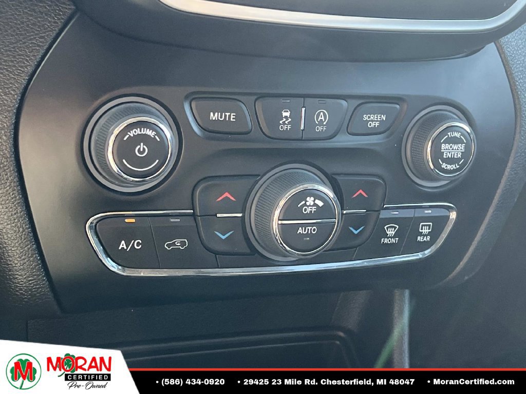 Used 2022 Jeep Cherokee Trailhawk w/ Comfort/Convenience Group AWD/4WD image 22
