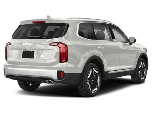 Used 2023 Kia Telluride S w/ S Sunroof Package image 2