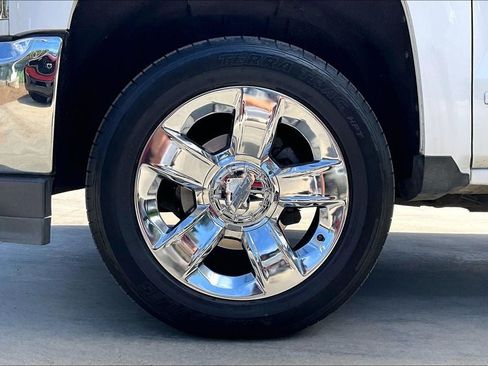 Used 2018 Chevrolet Silverado 1500 LT w/ LT Eassist Package AWD/4WD image 8