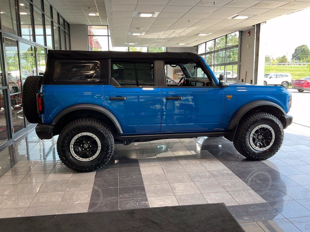 Used 2022 Ford Bronco Badlands AWD/4WD image 6