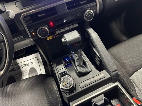 Used 2025 Toyota 4Runner TRD Off-Road image 39