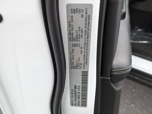 New 2025 Jeep Grand Cherokee L Altitude image 36