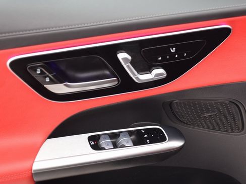 Certified 2024 Mercedes-Benz GLC 300 image 21