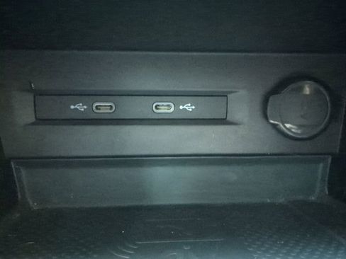 Used 2022 Volkswagen Taos SE image 19