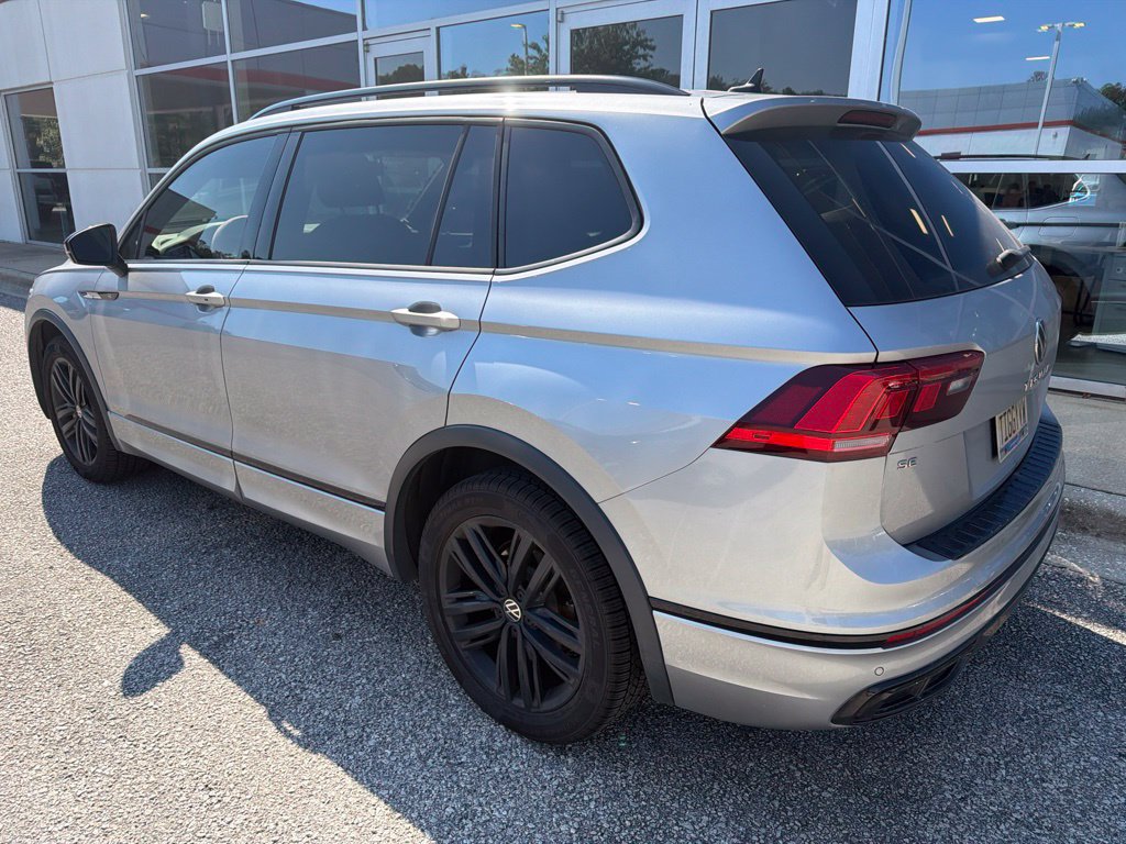 Used 2022 Volkswagen Tiguan SE R-Line FWD image 2