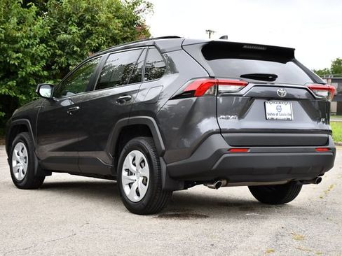 Used 2019 Toyota RAV4 LE w/ Carpet Mat Package FWD image 5