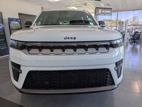 New 2026 Jeep Grand Wagoneer L 2WD image 9