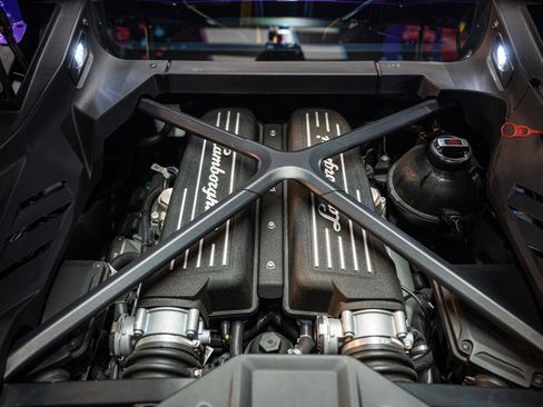 Used 2022 Lamborghini Huracan EVO image 32