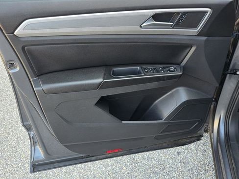 Used 2018 Volkswagen Atlas SE AWD/4WD image 32