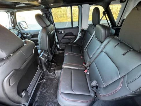 Used 2024 Jeep Wrangler Unlimited Rubicon image 29