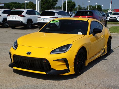 Used 2026 Toyota GR86 YUZU Limited w/ GR Aero Kit RWD image 2