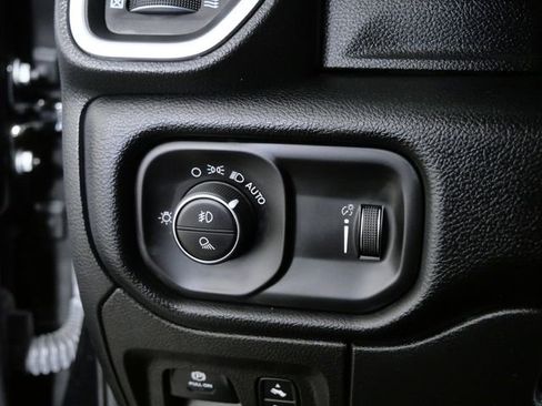 Used 2022 RAM 1500 Big Horn AWD/4WD image 23
