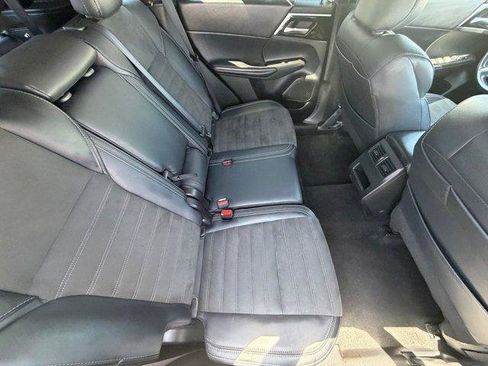 Used 2024 Mitsubishi Outlander SE AWD/4WD image 12