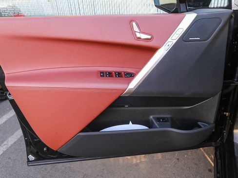 Used 2025 BMW iX xDrive50 image 16