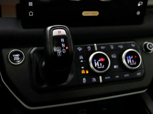 Used 2023 Land Rover Defender 130 SE image 13