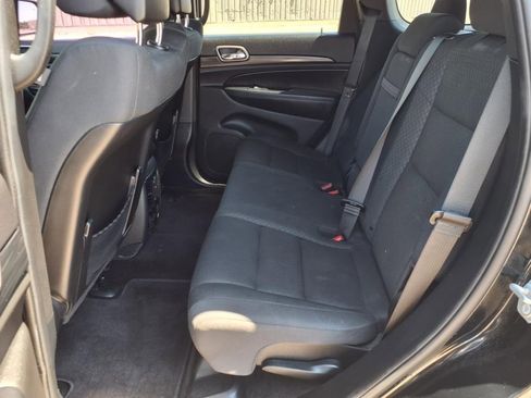 Used 2019 Jeep Grand Cherokee Laredo image 14