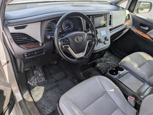Used 2019 Toyota Sienna Limited Premium AWD/4WD image 10