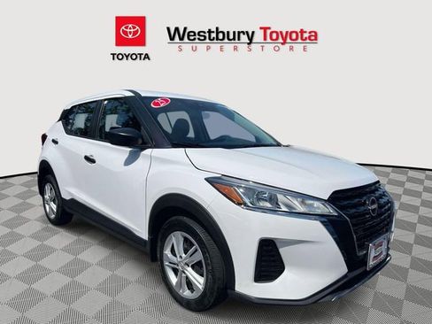 Used 2025 Nissan Kicks Play S FWD image 1