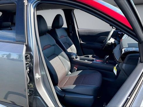 New 2026 Nissan Kicks SR image 11