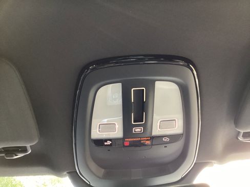 Used 2026 Volvo XC90 B5 Core w/ Protection Package Premier image 32