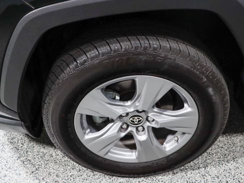 Used 2022 Toyota RAV4 LE AWD/4WD image 11