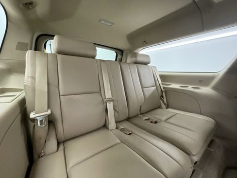 Used 2014 Cadillac Escalade ESV Premium image 9