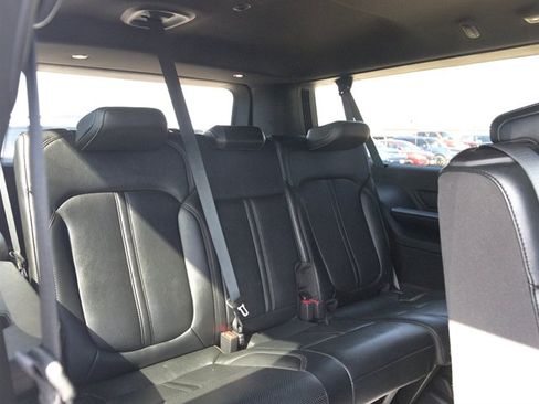Used 2024 Jeep Wagoneer L Series II w/ Flexible Seating Group AWD/4WD image 35
