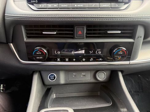 Used 2023 Nissan Rogue SV AWD/4WD image 26