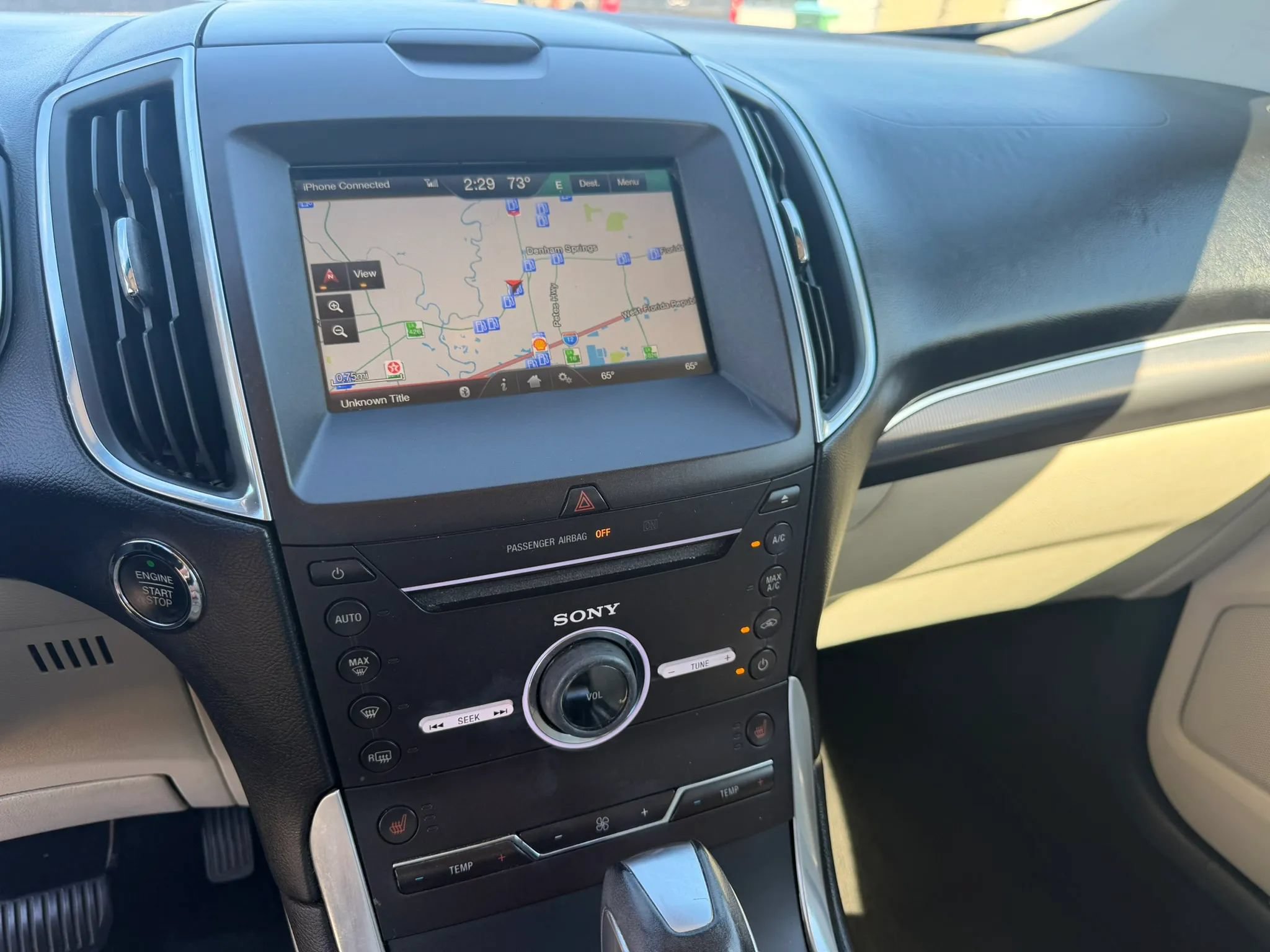 Used 2015 Ford Edge Titanium w/ Technology Package FWD image 11