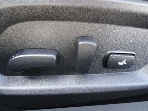 Used 2018 INFINITI Q60 LUXE w/ Sensory Package 2.0T Luxe image 28