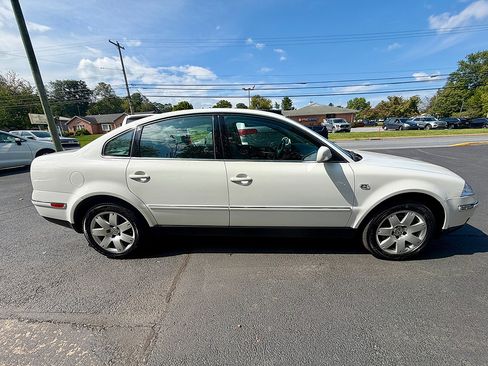 Used 2002 Volkswagen Passat GLX AWD/4WD image 4
