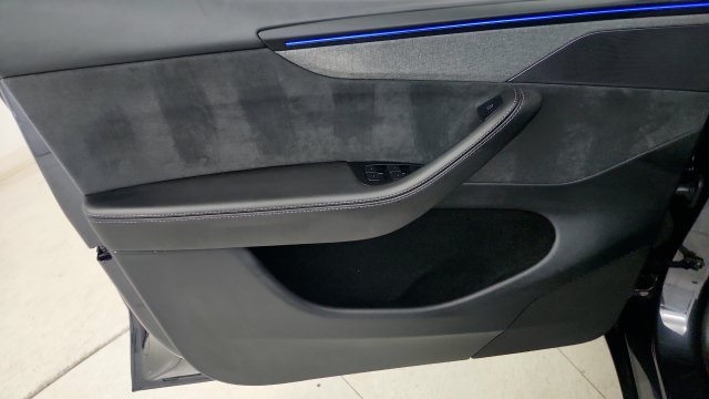 Used 2026 Tesla Model Y AWD image 47